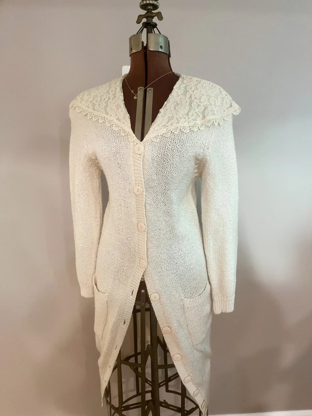 Cream Lace-Collar Button-Front Women's Sweater Cardigan vintage Gunne Sax
